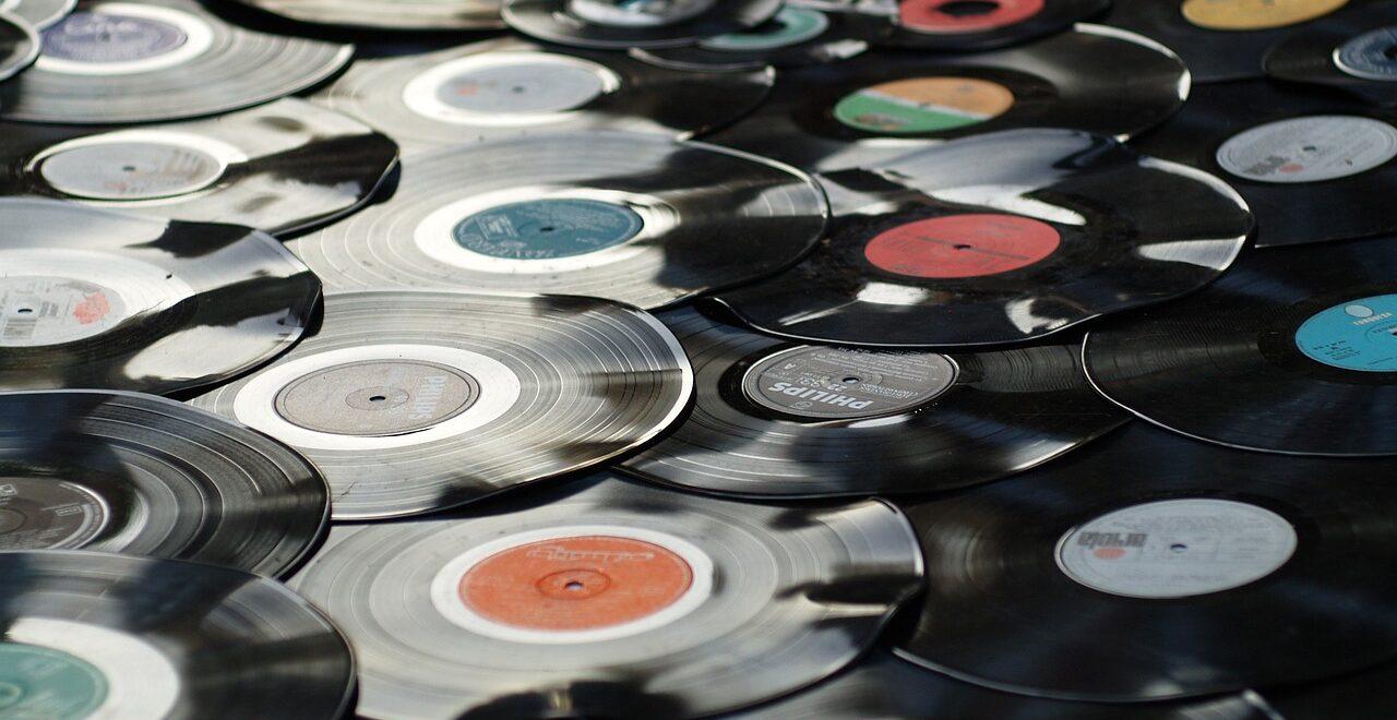 Vinyl Mastering: Master your track for Vinly for a Warm Analog Sound