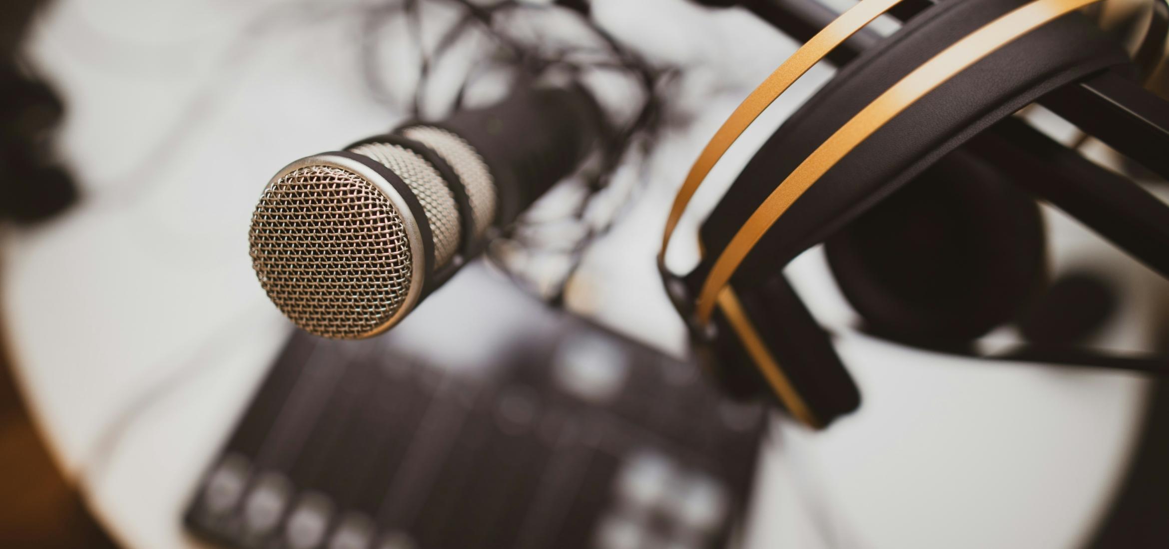 A Beginners Guide To Starting a Podcast