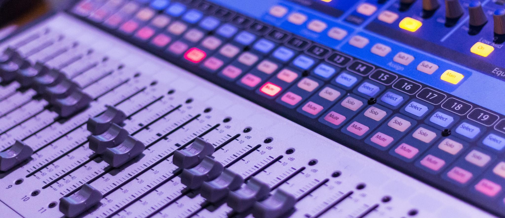 EQ mixing console