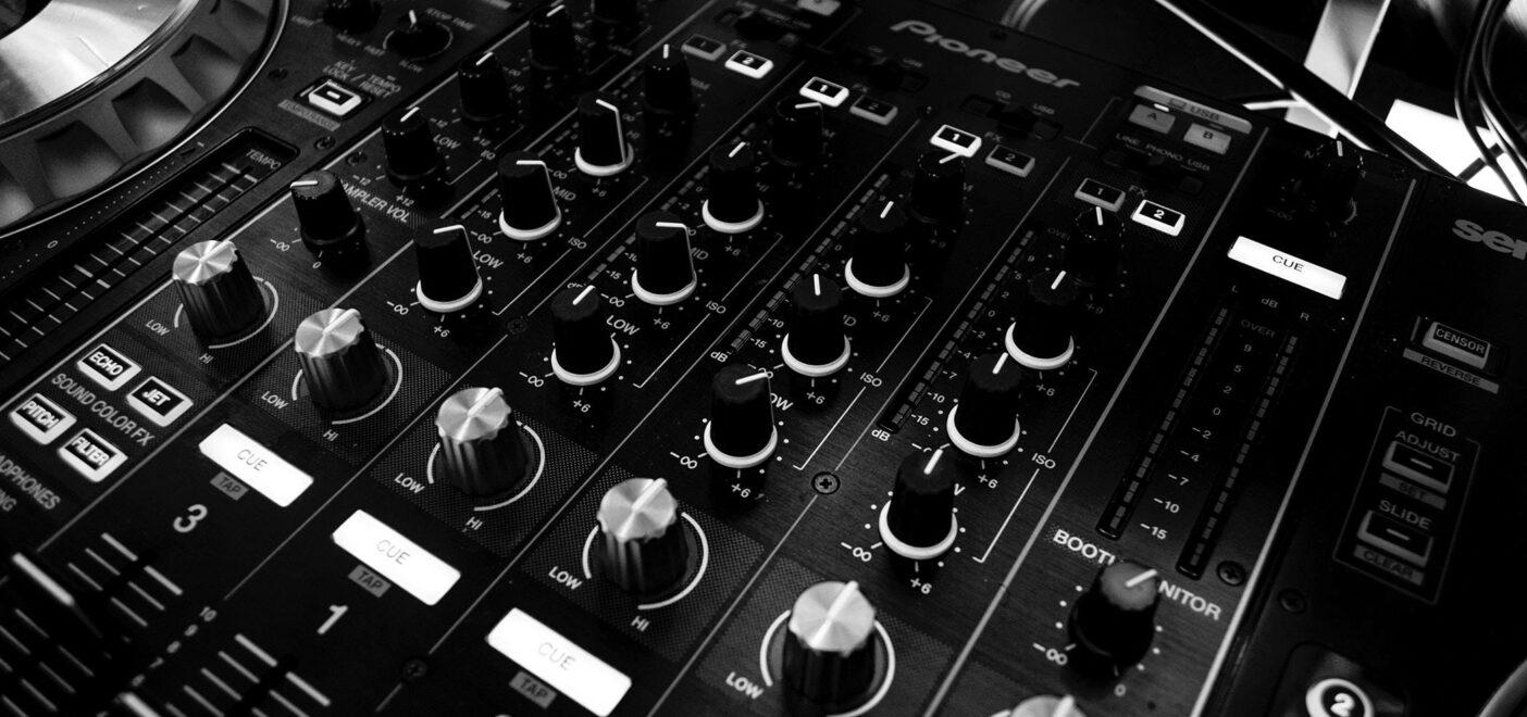Your First DJ Controller – Static, Real-Time & CDJs