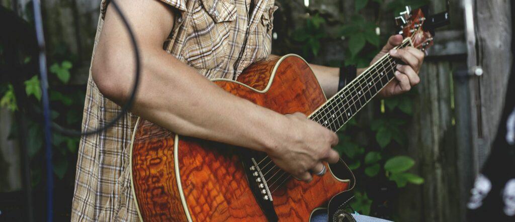 musician playing in a live jam session