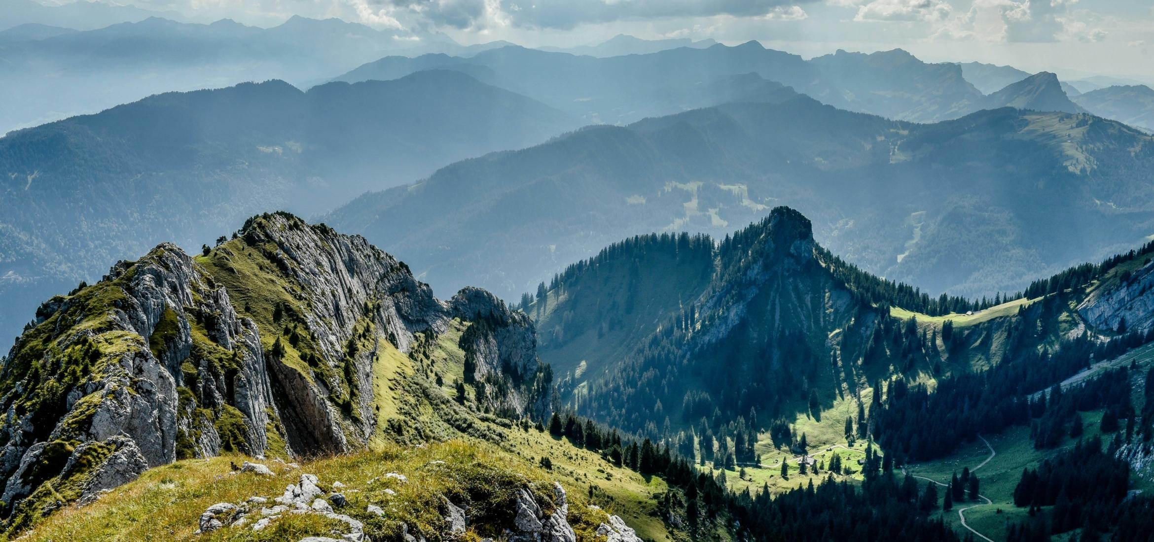 What is Echo? From Natural Phenomenon to Music Productions