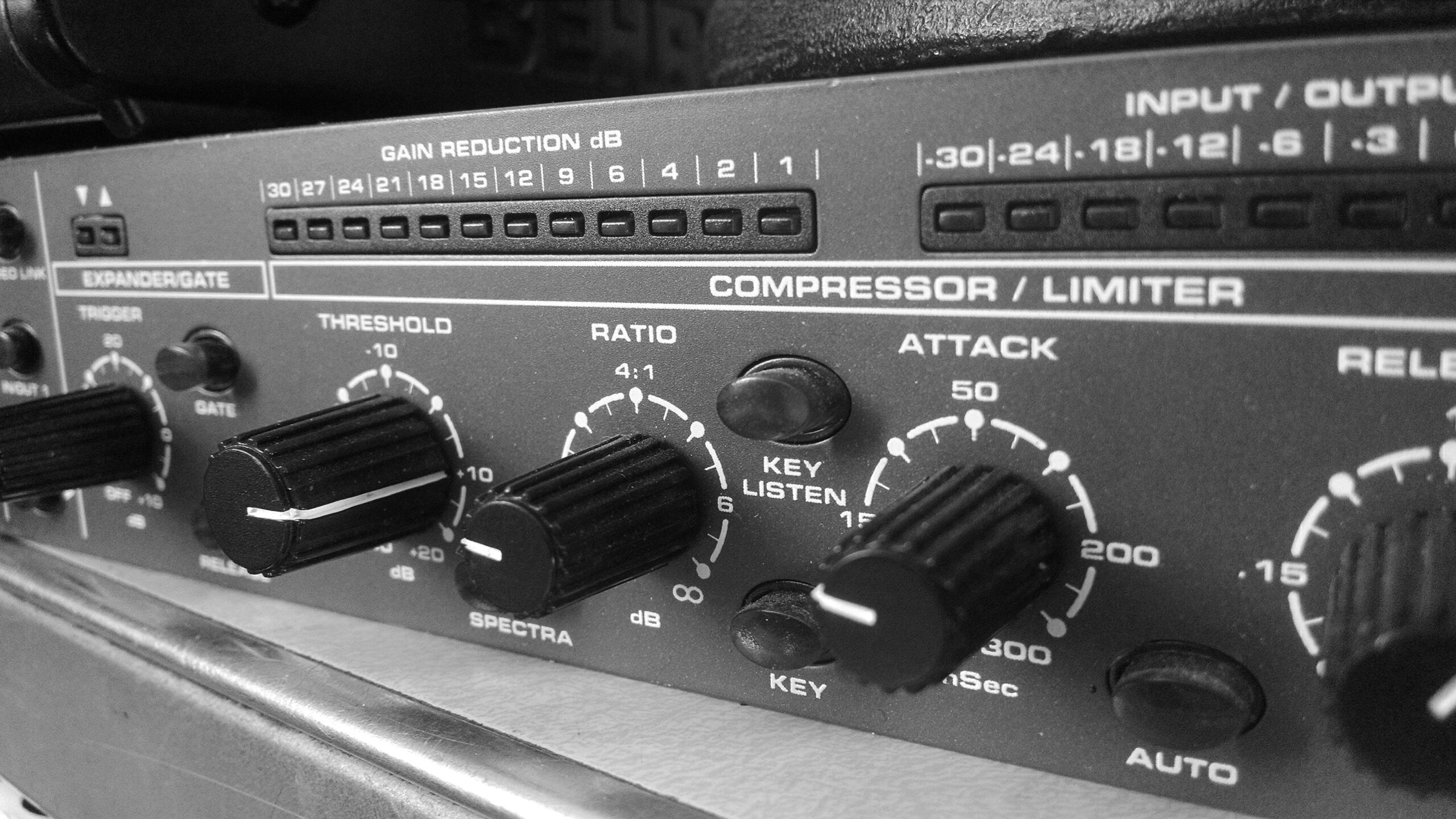 how-to-use-compression-in-your-mixes-masteringbox