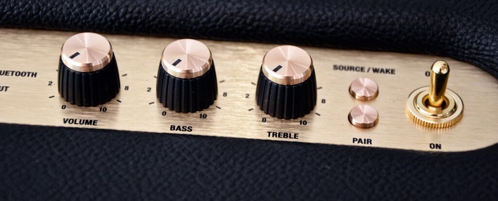 knobs set to 0 on the Marshall amplifier